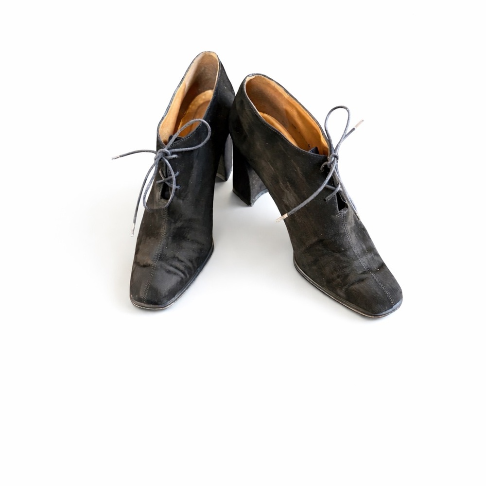 Stuart Weitzman Black Suede Lace-Up Ankle Boots 5W